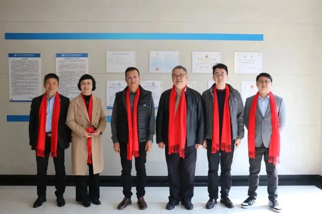 新聞簡(jiǎn)訊丨龍馬精神年，共踏新征程